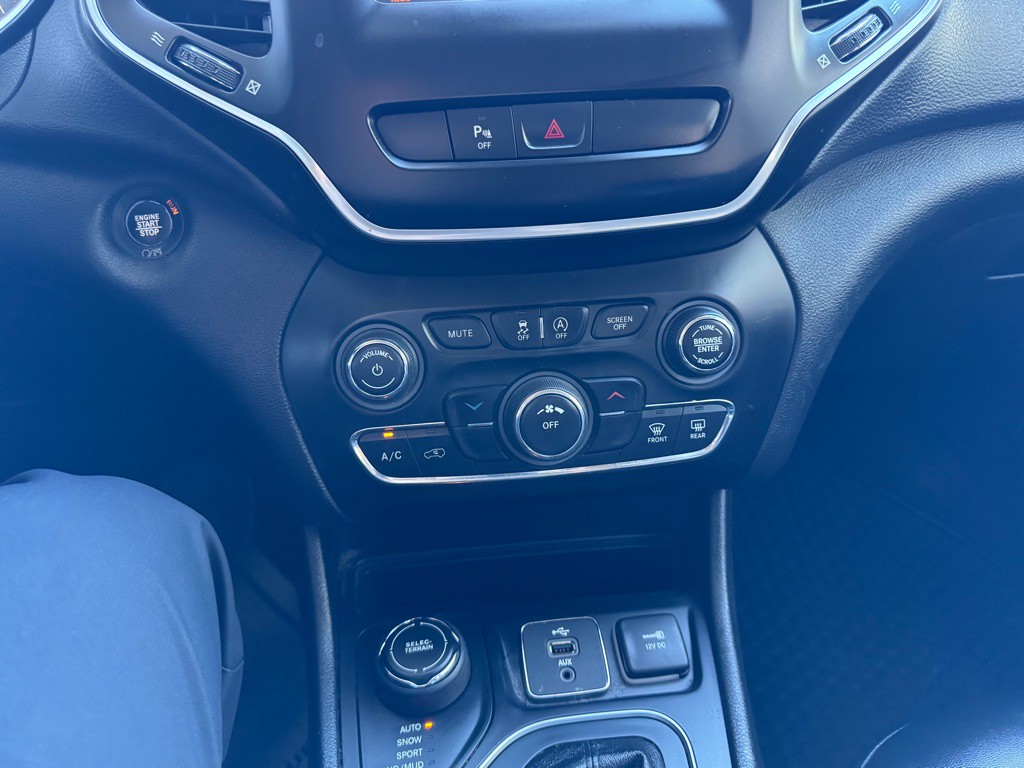 2019 Jeep Cherokee Image 16