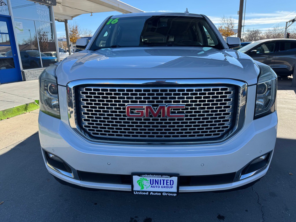 2016 GMC Yukon Image 2