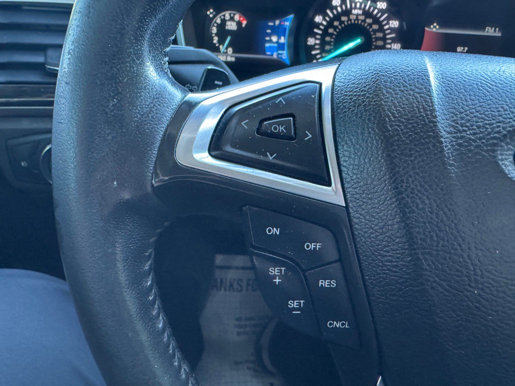 2016 Ford Fusion Image 17