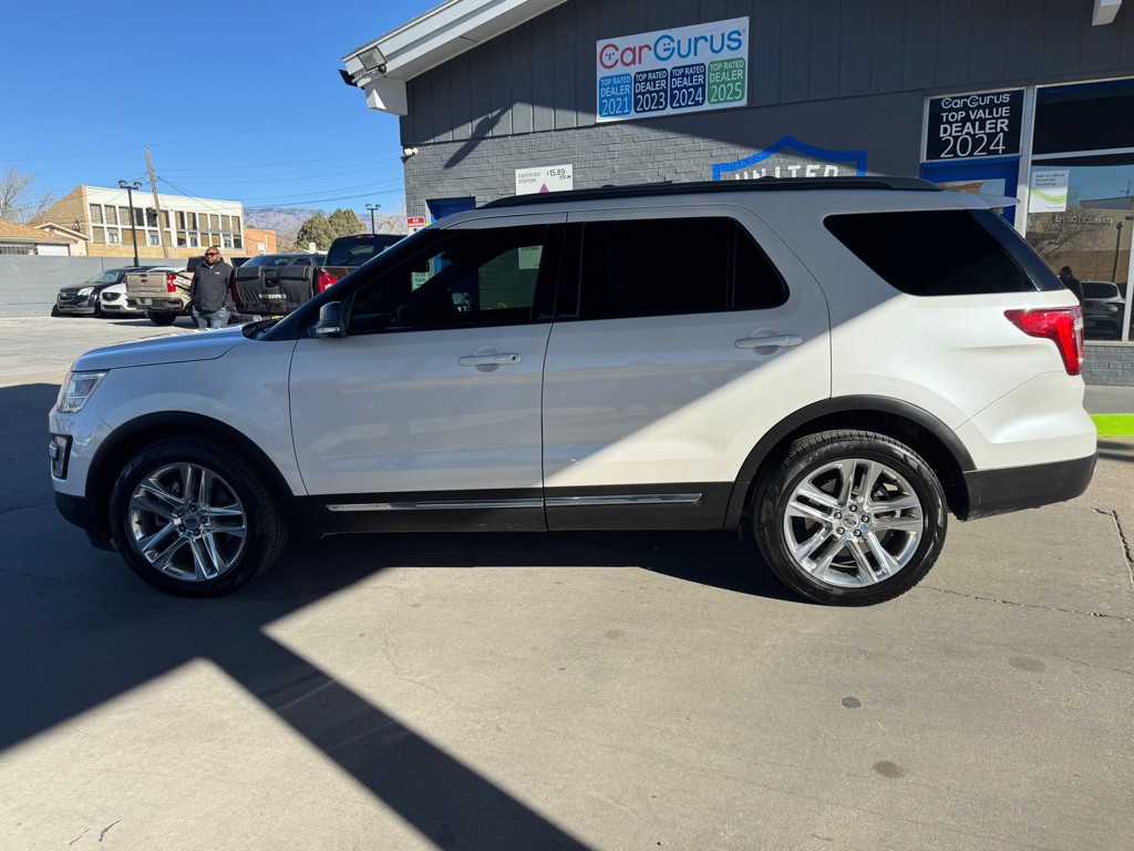 2016 Ford Explorer Image 8