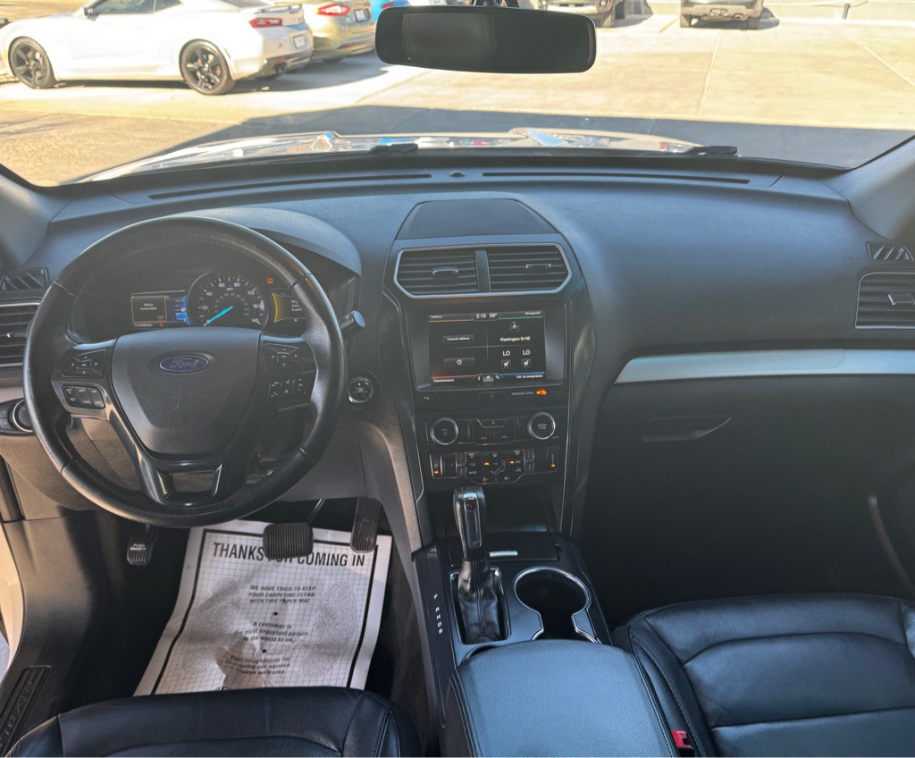 2016 Ford Explorer Image 9