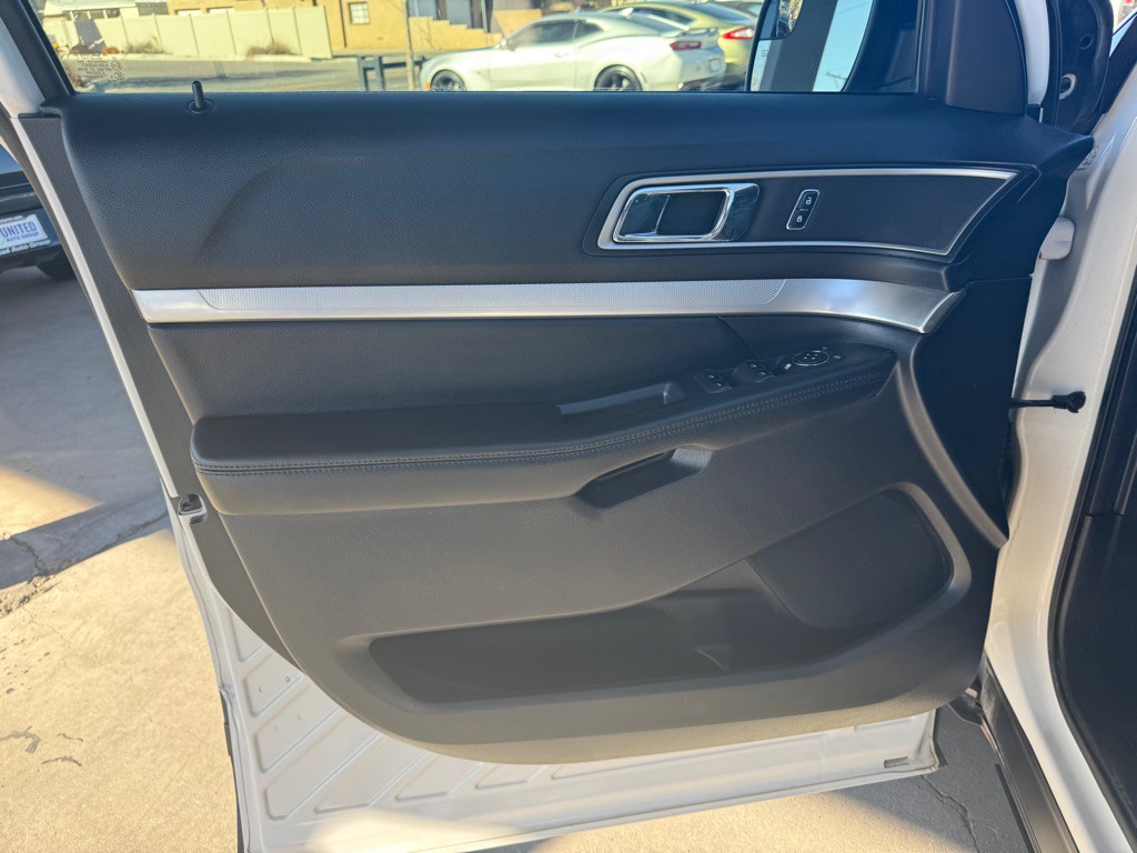 2016 Ford Explorer Image 10