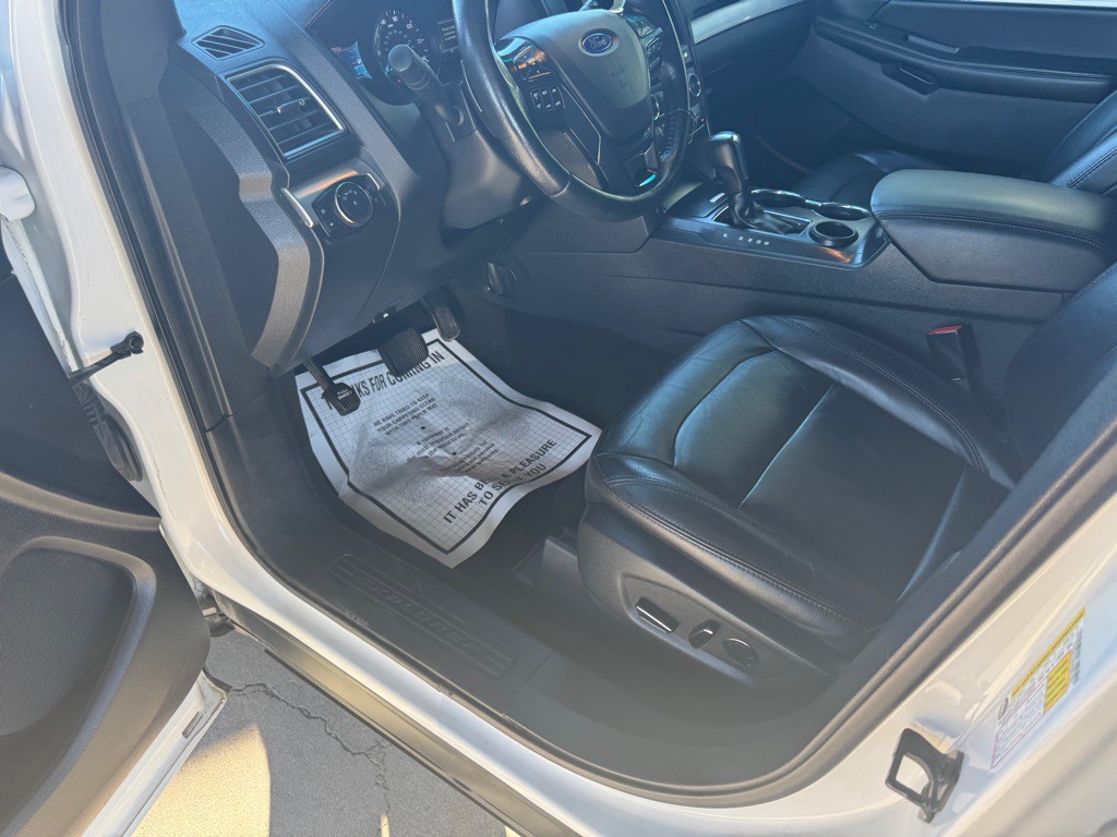 2016 Ford Explorer Image 11