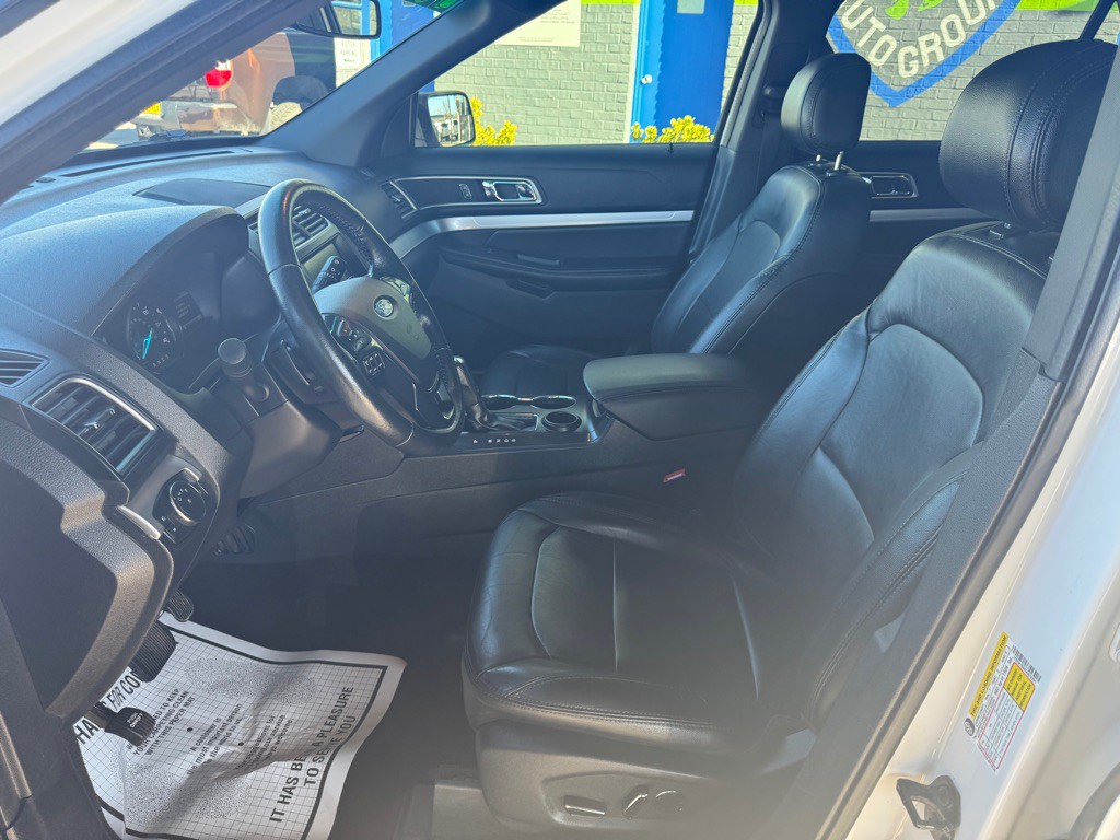 2016 Ford Explorer Image 12