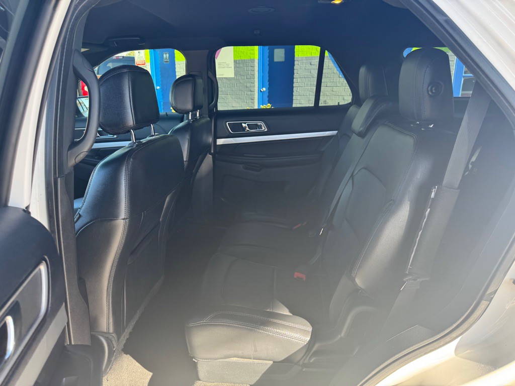 2016 Ford Explorer Image 13