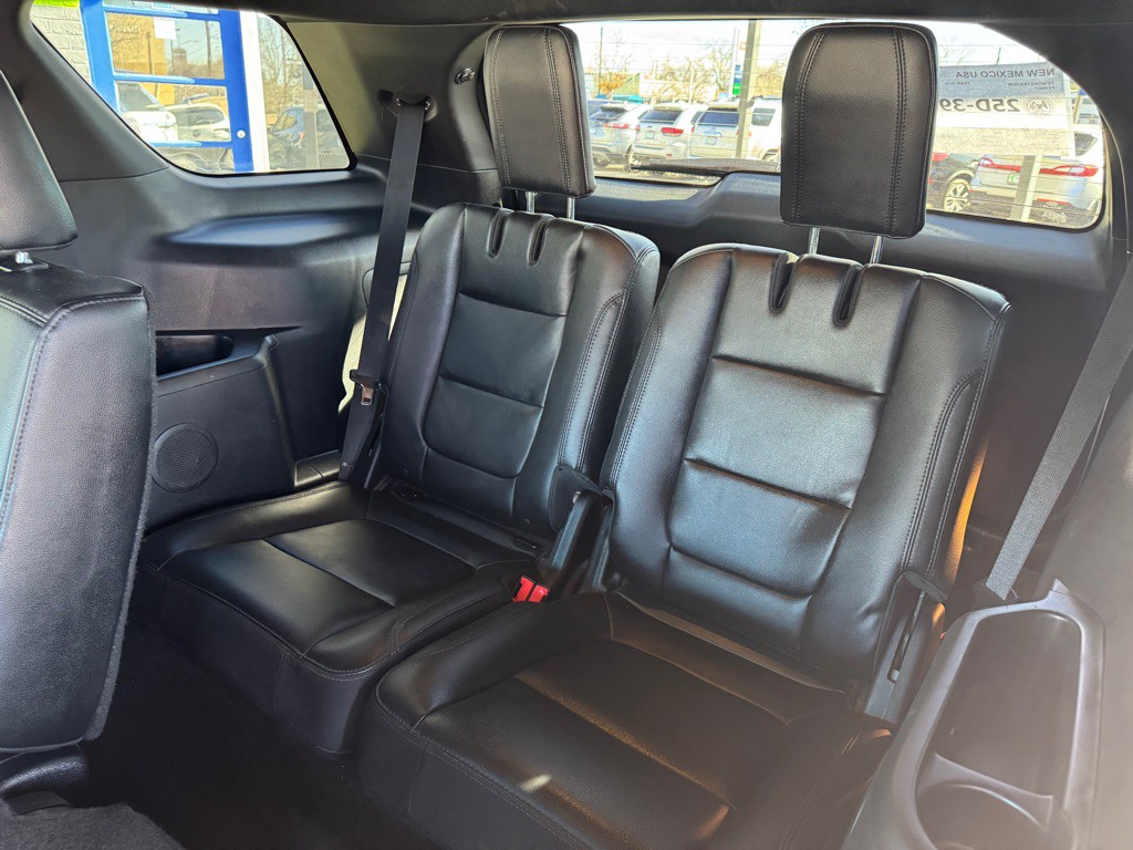 2016 Ford Explorer Image 14