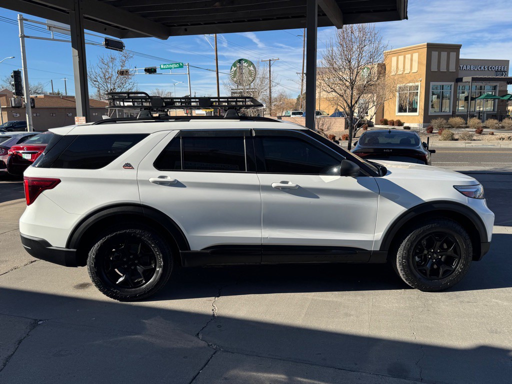2022 Ford Explorer Image 4