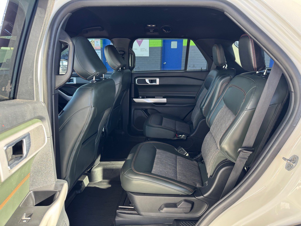 2022 Ford Explorer Image 13
