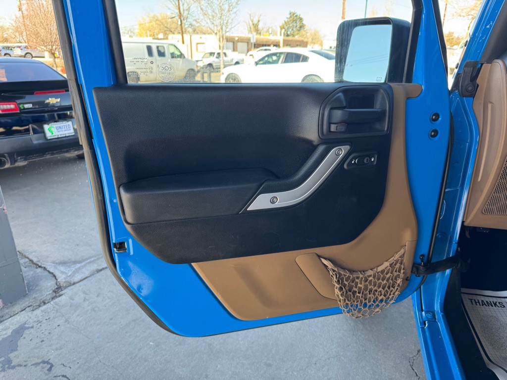 2011 Jeep Wrangler Unlimited Image 10