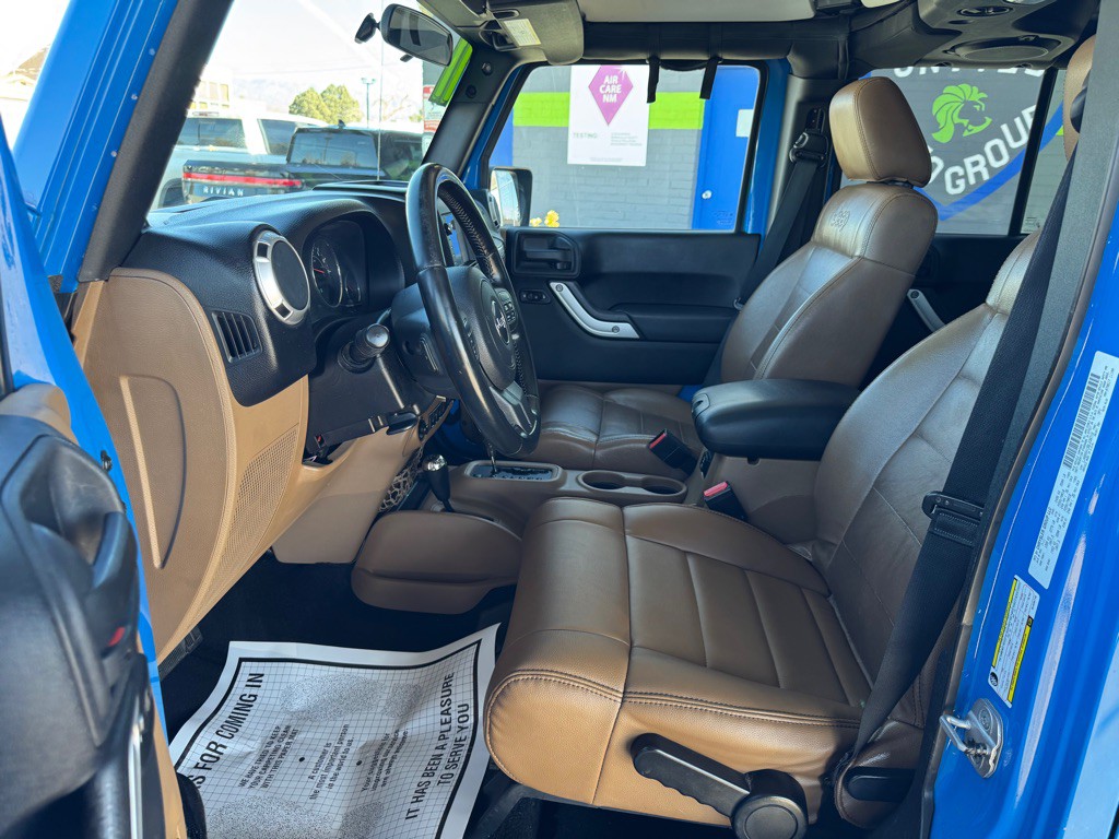 2011 Jeep Wrangler Unlimited Image 12