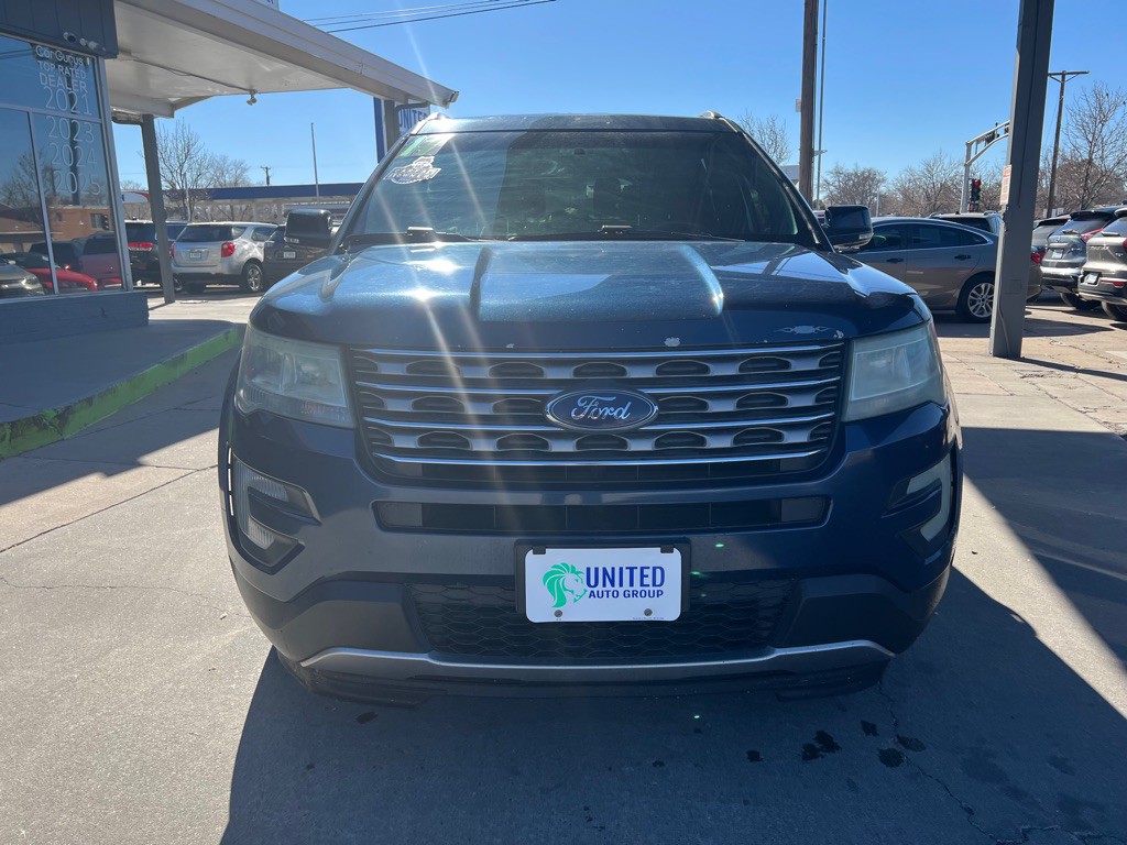 2021 Ford Explorer Image 2