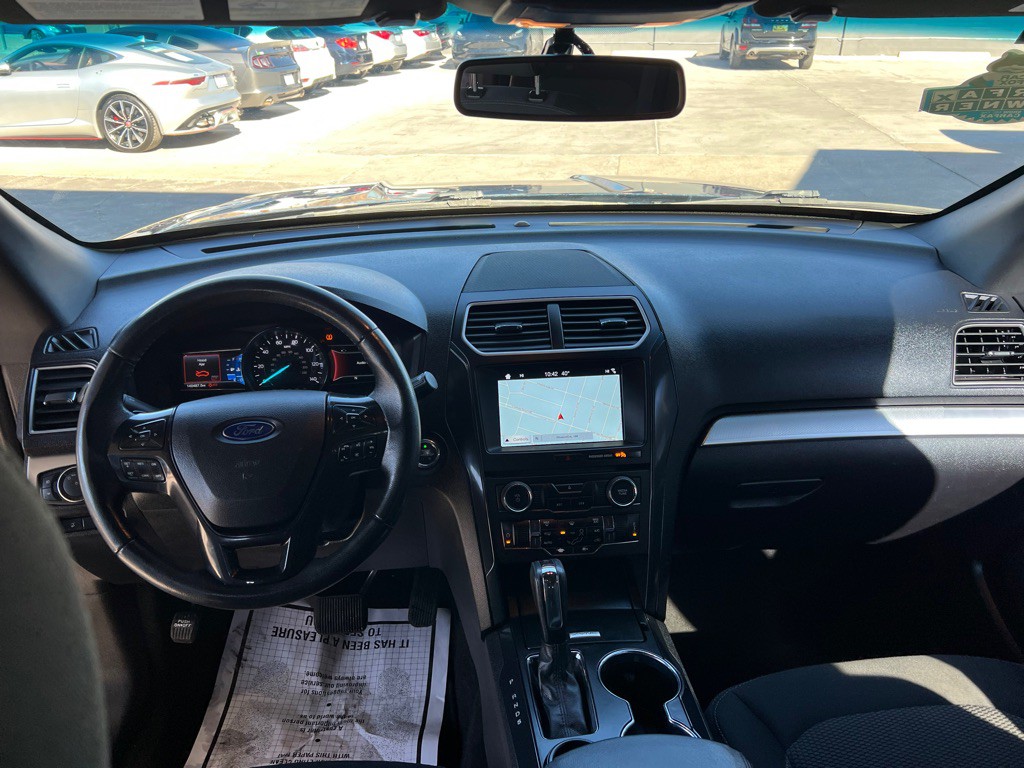 2021 Ford Explorer Image 9