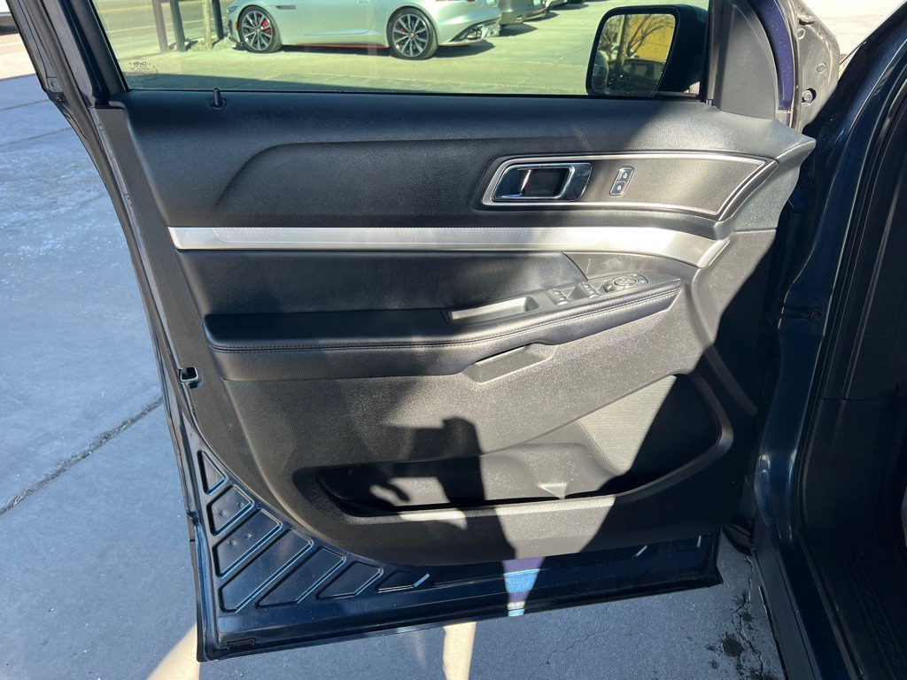 2021 Ford Explorer Image 10