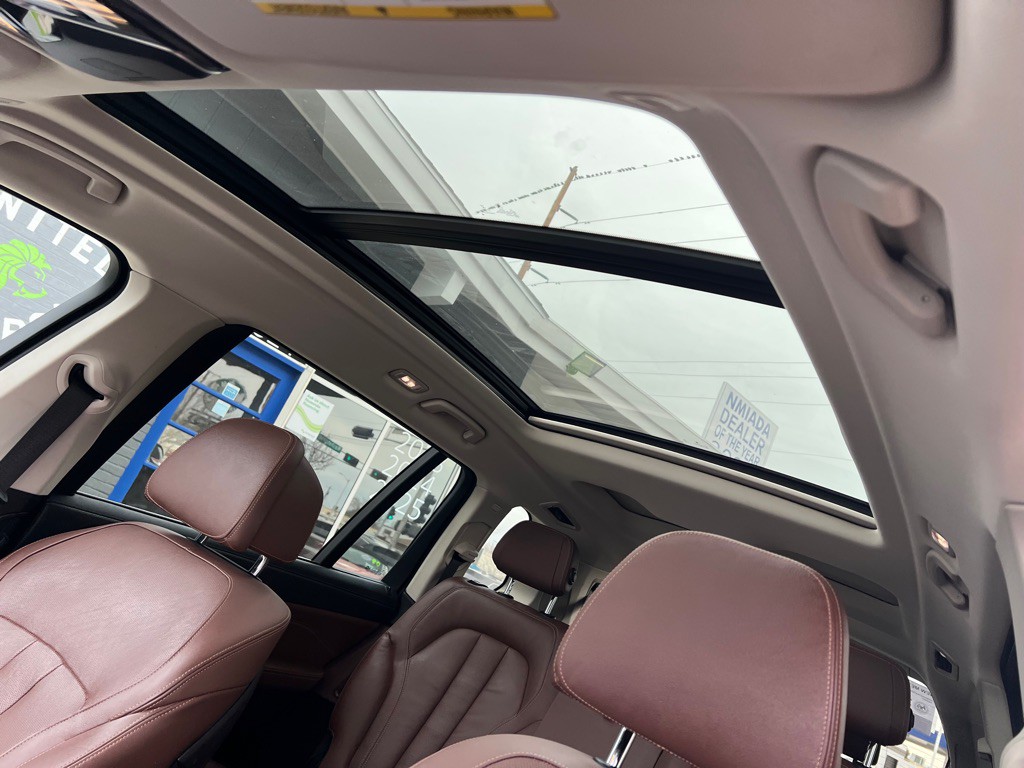 2020 BMW X7 Image 23