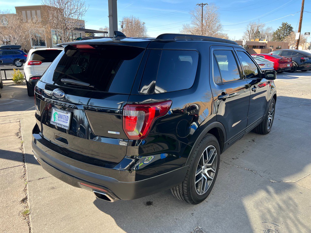 2017 Ford Explorer Image 5