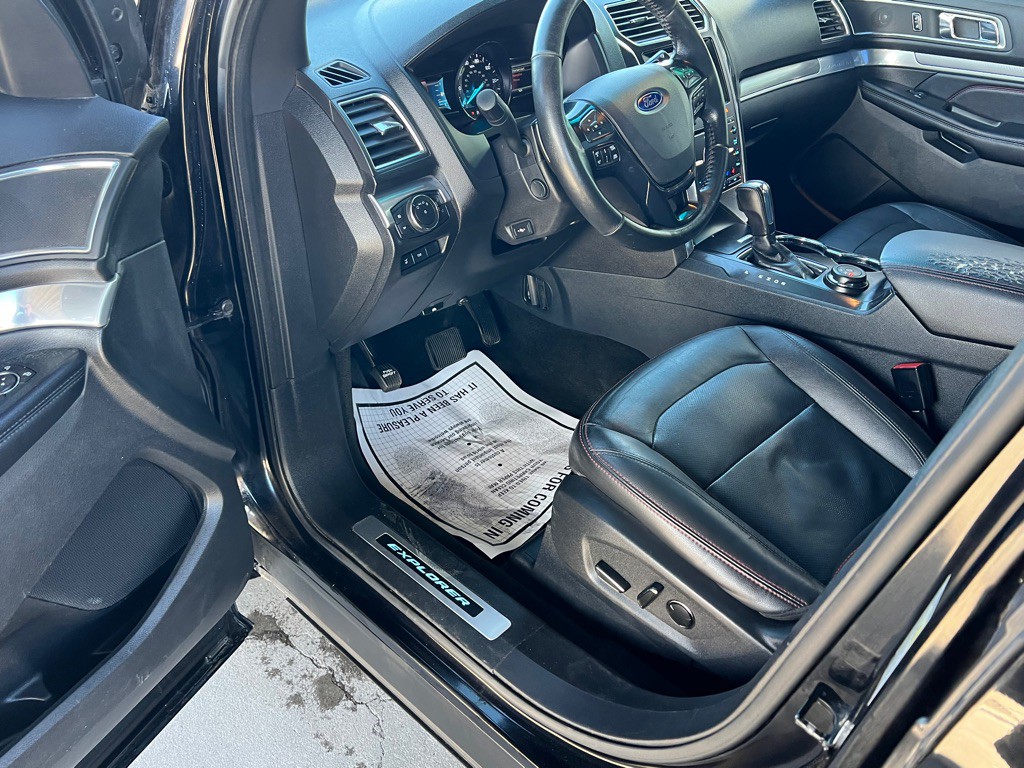 2017 Ford Explorer Image 11