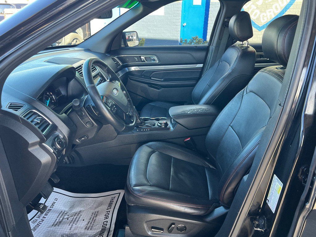 2017 Ford Explorer Image 12