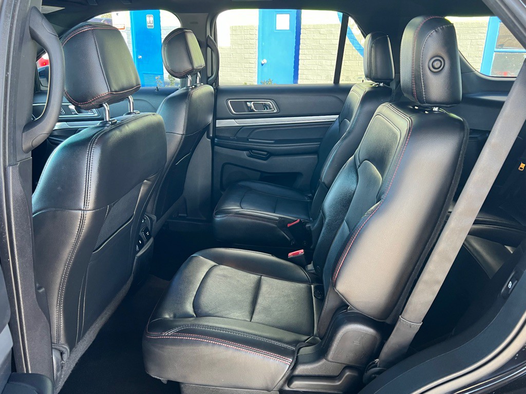 2017 Ford Explorer Image 13