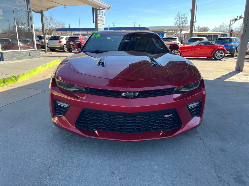 2016 Chevrolet Camaro Image 2