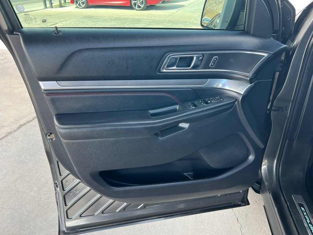 2019 Ford Explorer Image 10