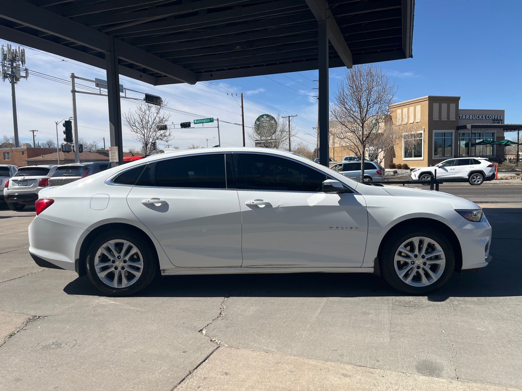 2016 Chevrolet Malibu Image 4