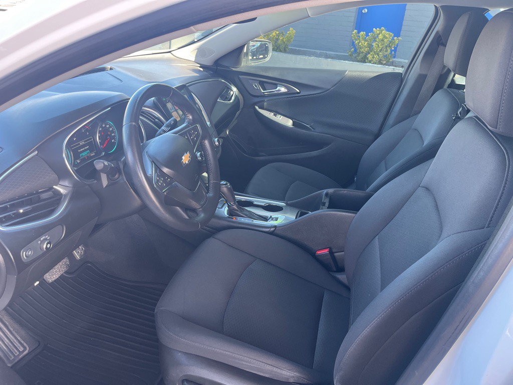 2016 Chevrolet Malibu Image 8