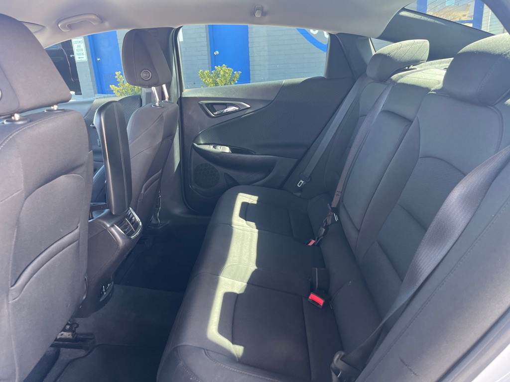 2016 Chevrolet Malibu Image 9