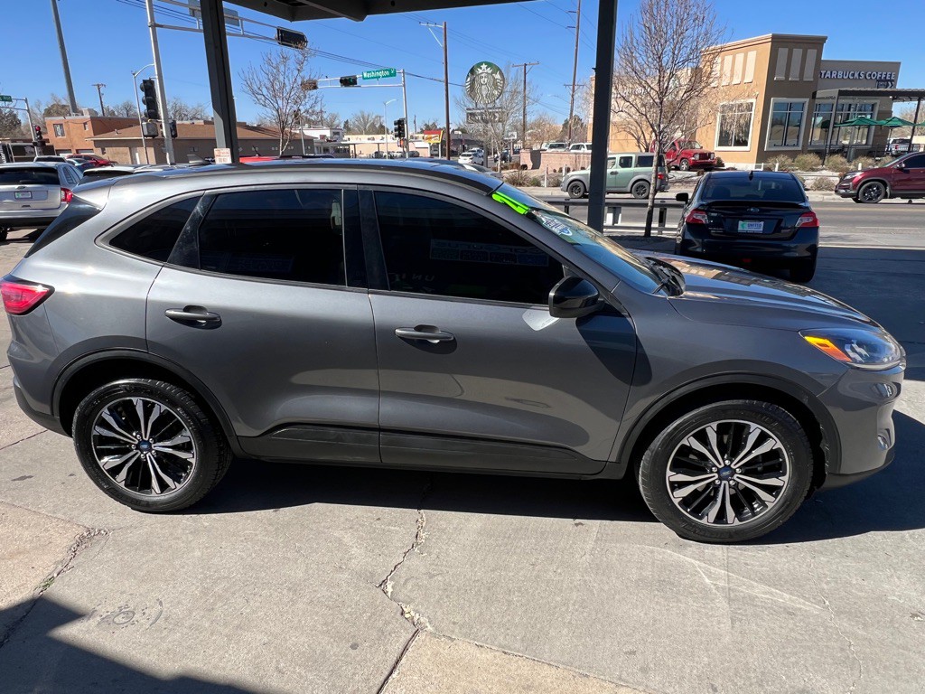 2021 Ford Escape Image 4