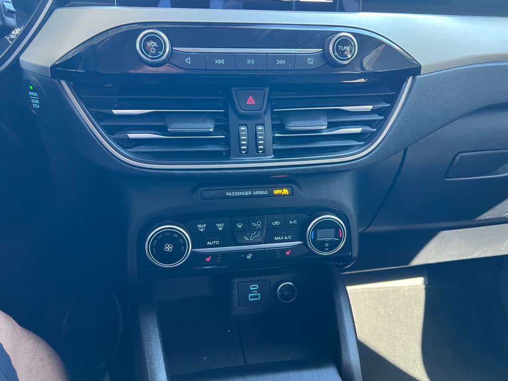 2021 Ford Escape Image 16