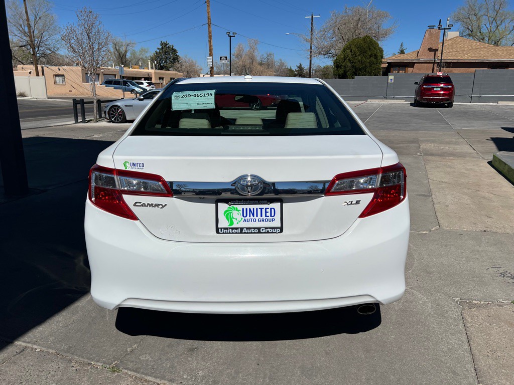 2012 Toyota Camry Image 6