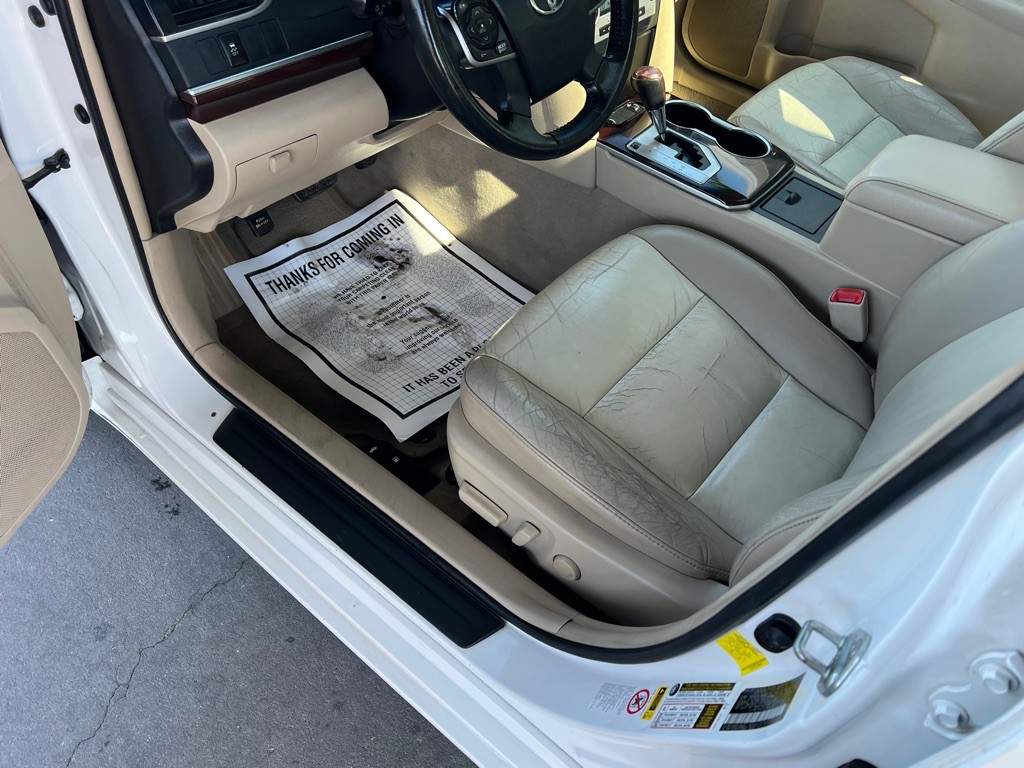 2012 Toyota Camry Image 11
