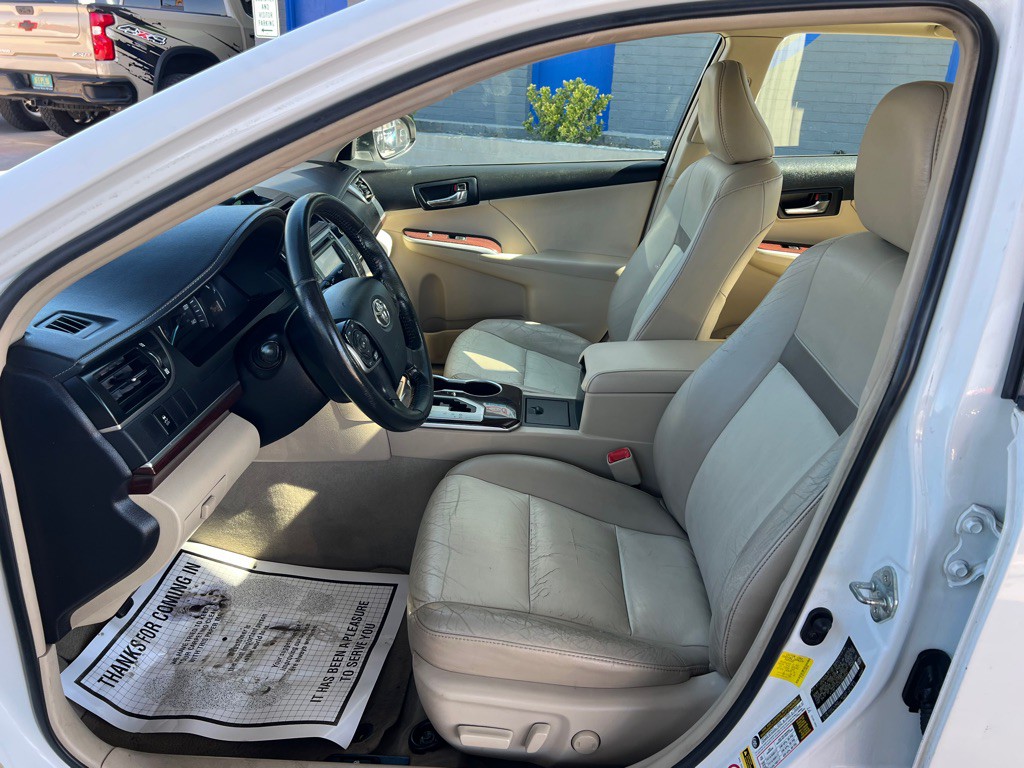 2012 Toyota Camry Image 12