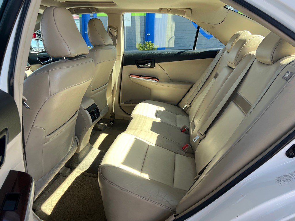2012 Toyota Camry Image 13