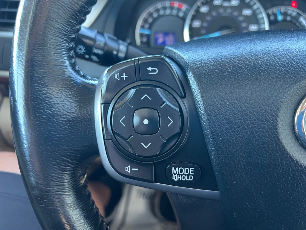 2012 Toyota Camry Image 17