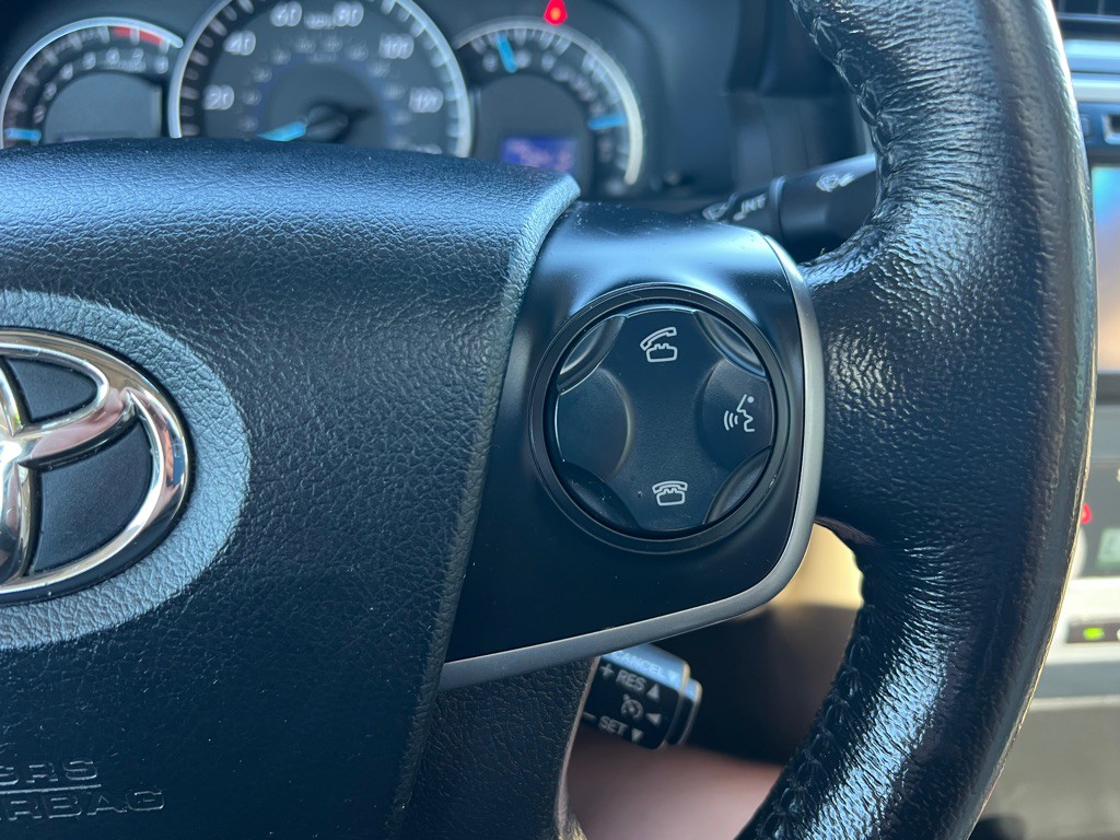 2012 Toyota Camry Image 18