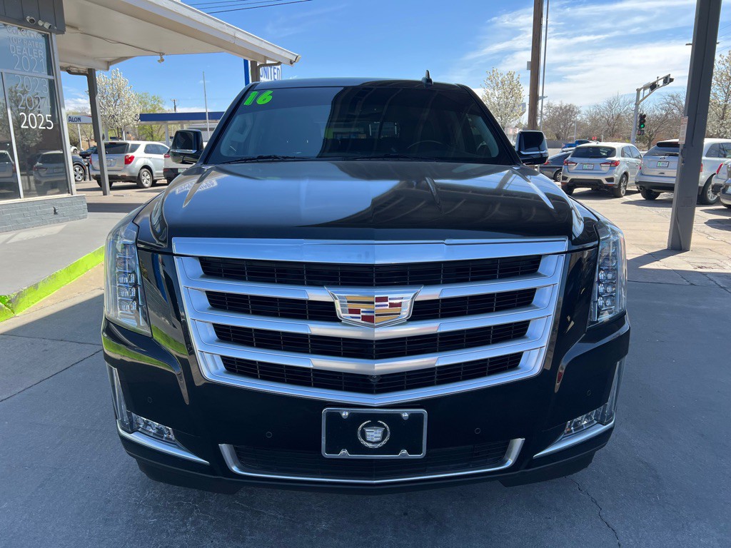 2016 Cadillac Escalade Image 2