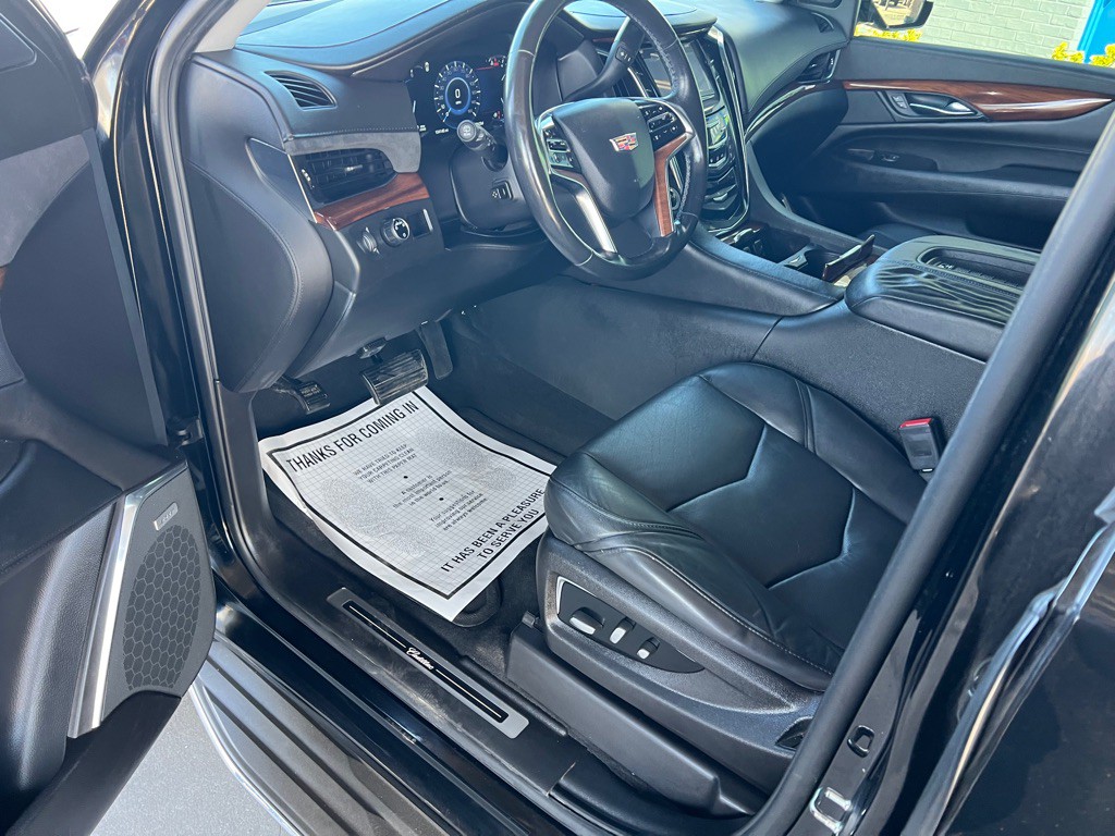2016 Cadillac Escalade Image 11