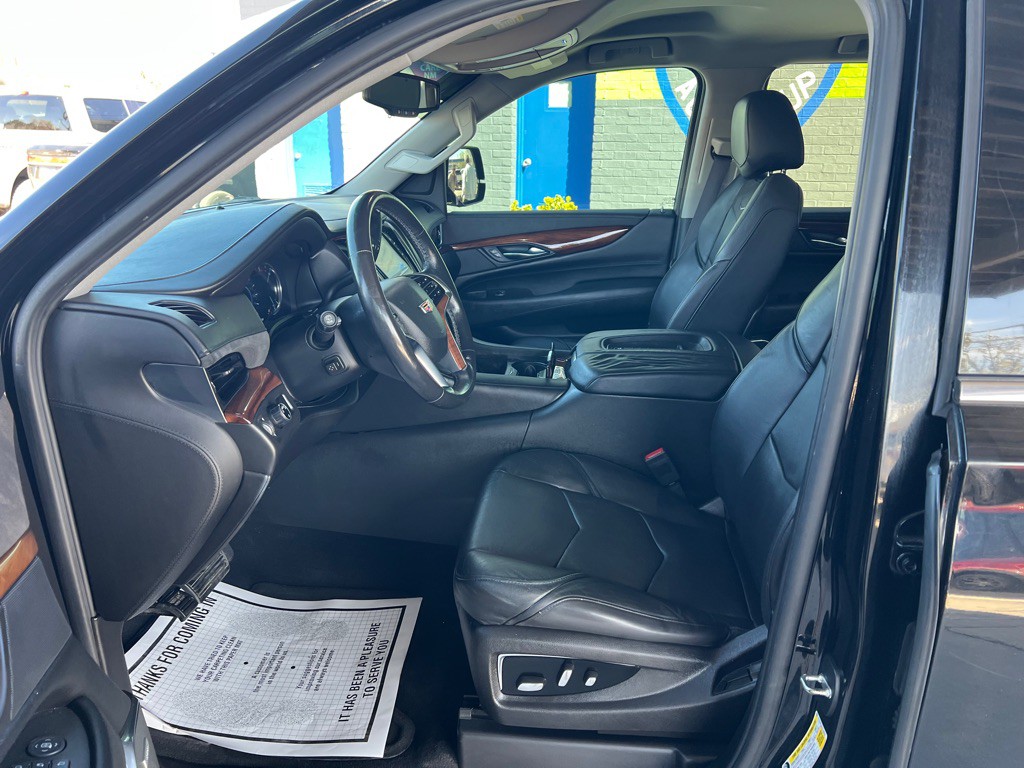 2016 Cadillac Escalade Image 12