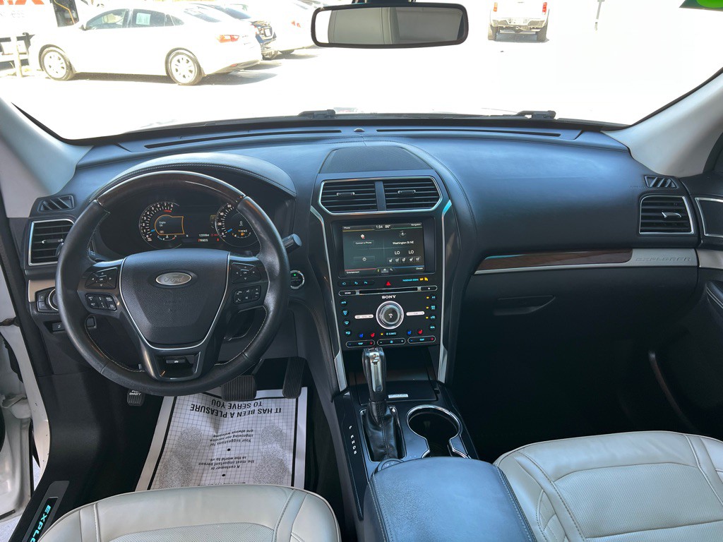 2016 Ford Explorer Image 9