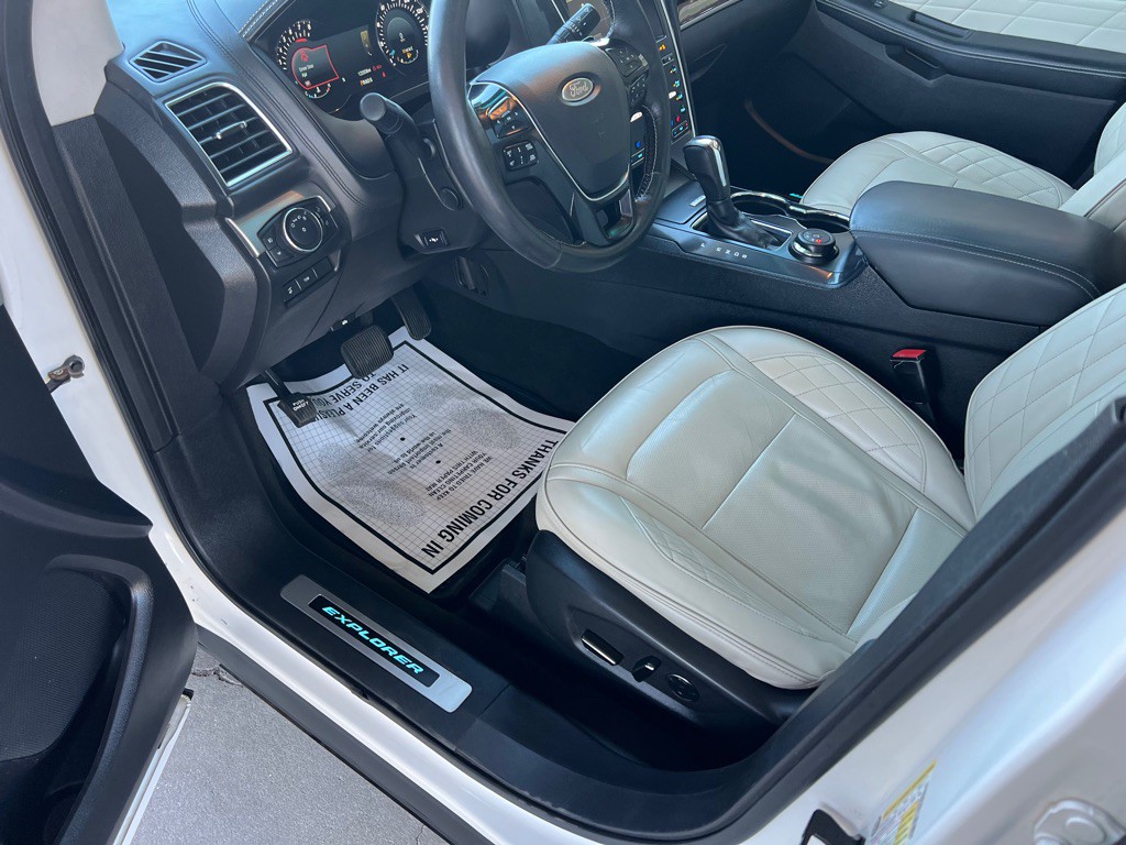 2016 Ford Explorer Image 11