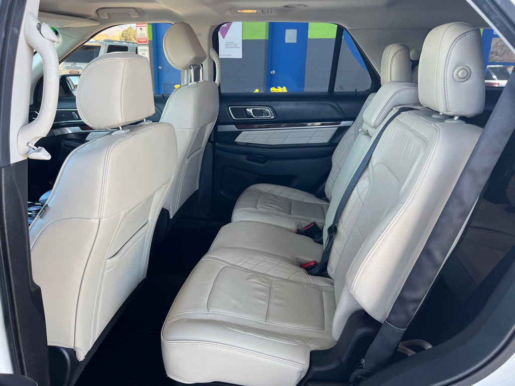 2016 Ford Explorer Image 13