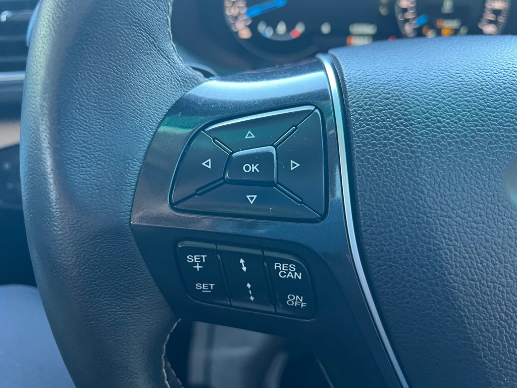 2016 Ford Explorer Image 18