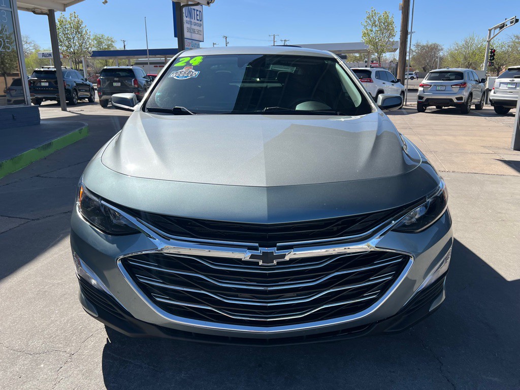 2024 Chevrolet Malibu Image 2