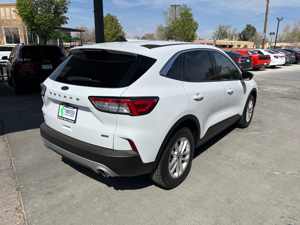 2022 Ford Escape Image 5