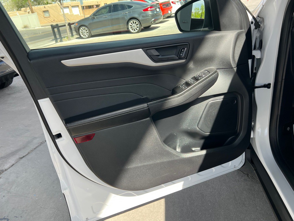 2022 Ford Escape Image 10