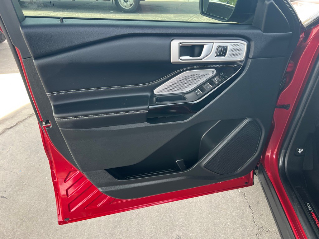 2023 Ford Explorer Image 10