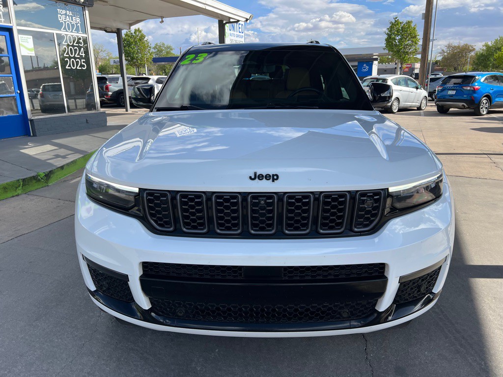 2023 Jeep Grand Cherokee Image 2