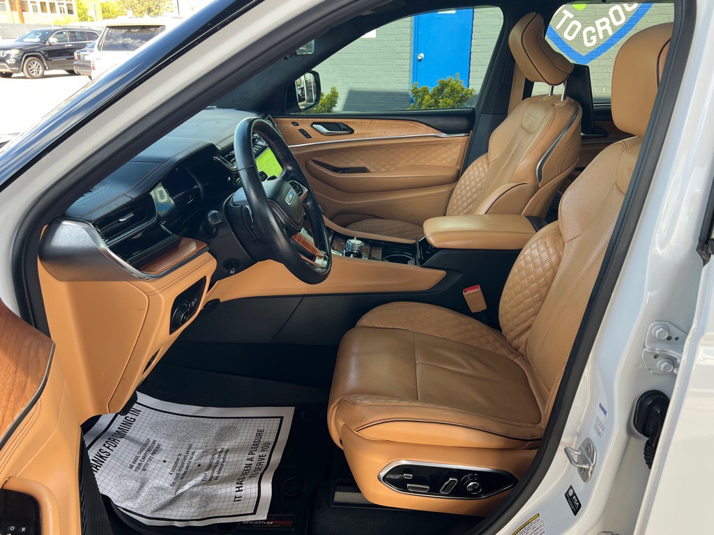 2023 Jeep Grand Cherokee Image 12
