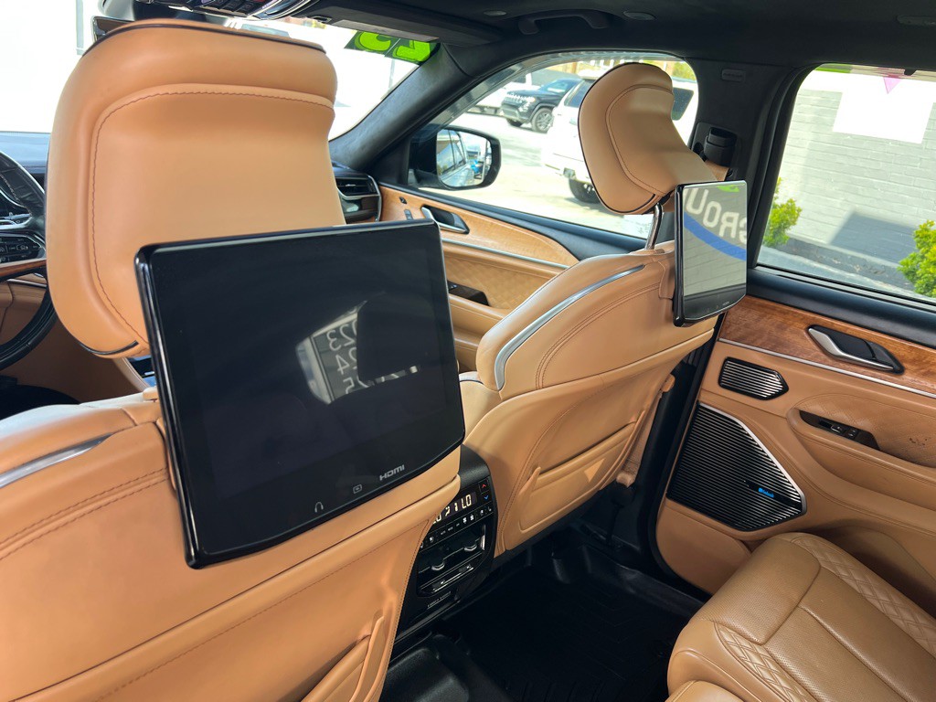 2023 Jeep Grand Cherokee Image 22