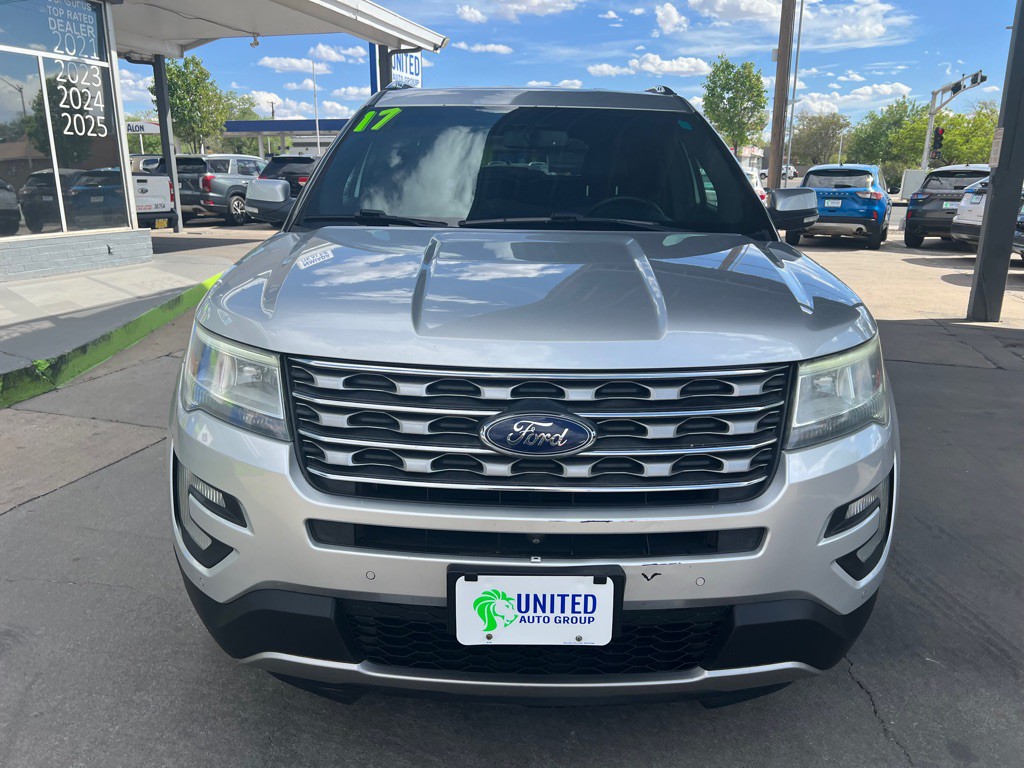2017 Ford Explorer Image 2